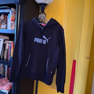 Classic Vintage Puma cozy hooded sweatshirt